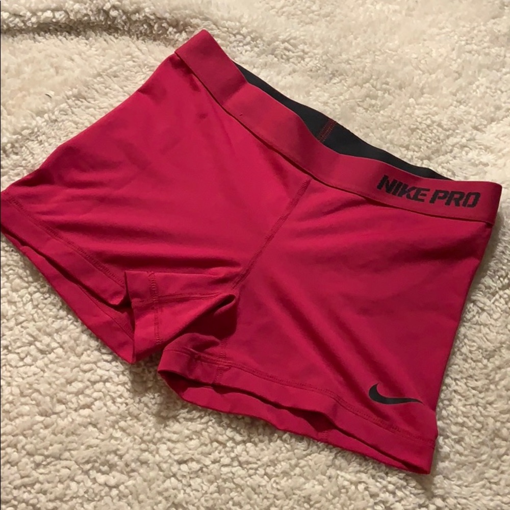 Nike compression shorts (medium)